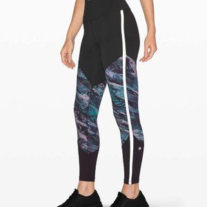 Size 6 - Lululemon Run to Reset Tight 25"